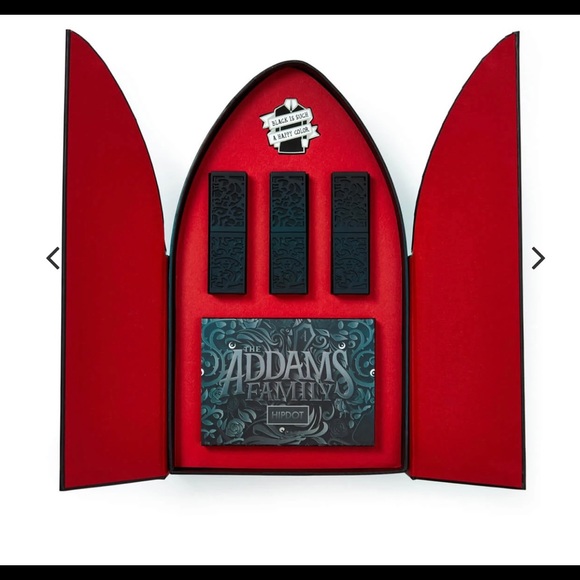 🚨SOLD OUT NOW ON WEBSITE🚨BNIB Adams Family Make Up Set🚨 - Picture 3 of 10